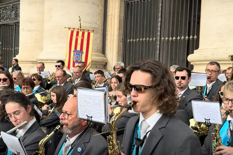 Les Allobroges, Harmonie de Marnaz - Audience générale, Place Saint-Pierre
