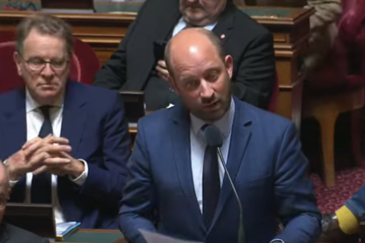 Indemnisation chômage des travailleurs frontaliers : Loïc HERVÉ alerte la Ministre du Travail
