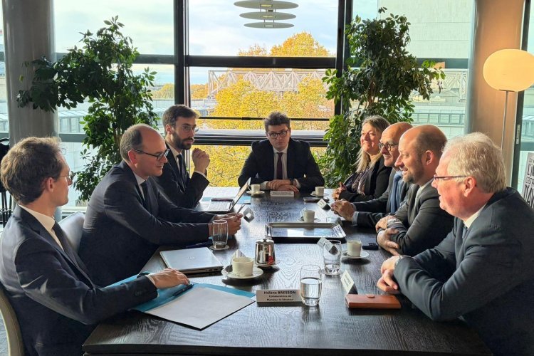 Fin des voitures thermiques en 2035&nbsp;: Loïc HERVÉ et Xavier ROSEREN saluent la décision de la  Commission européenne
